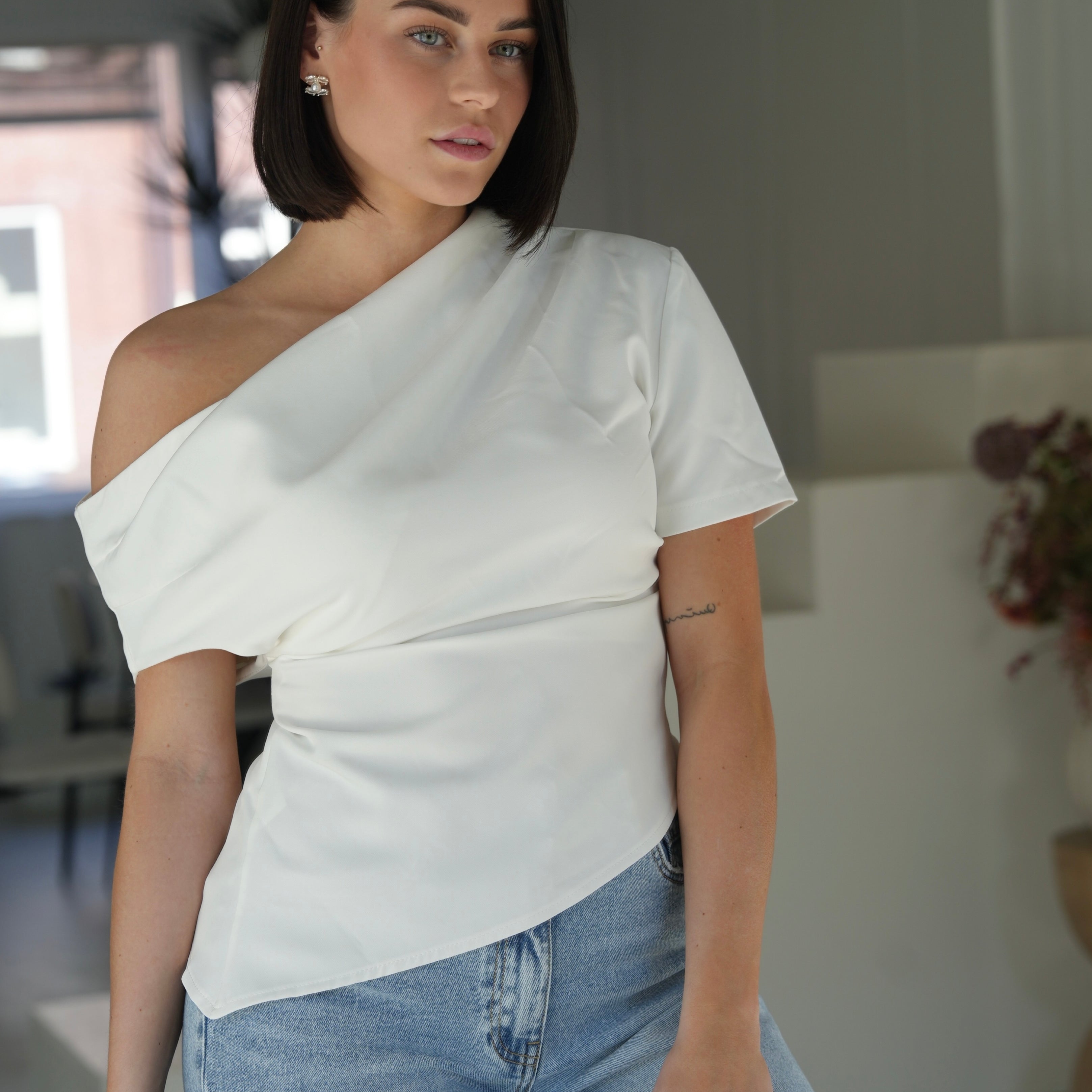 Classy top - white