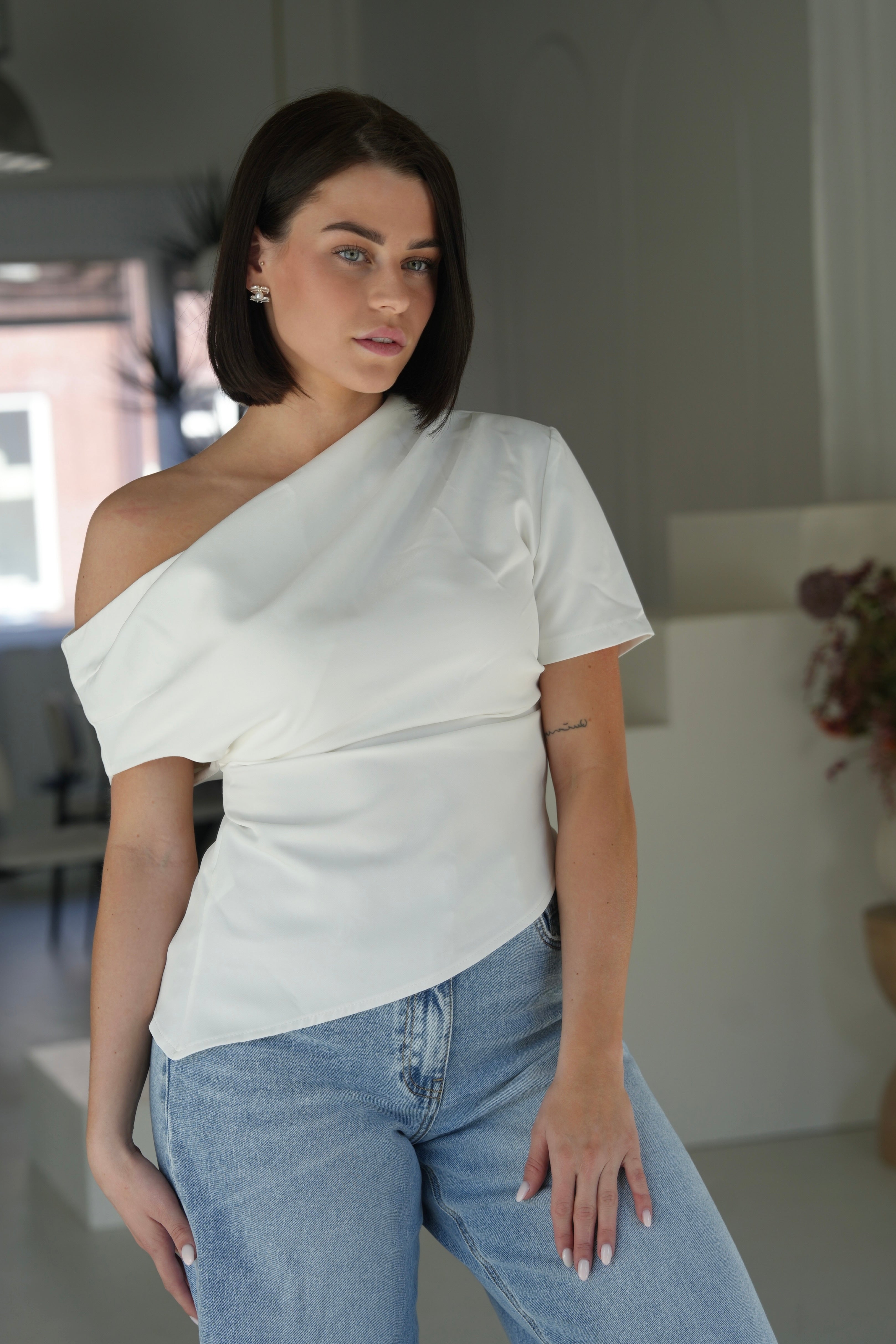 Classy top - white